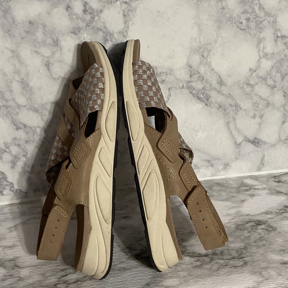 Earth spirit sandals size 7 - Picture 4 of 7